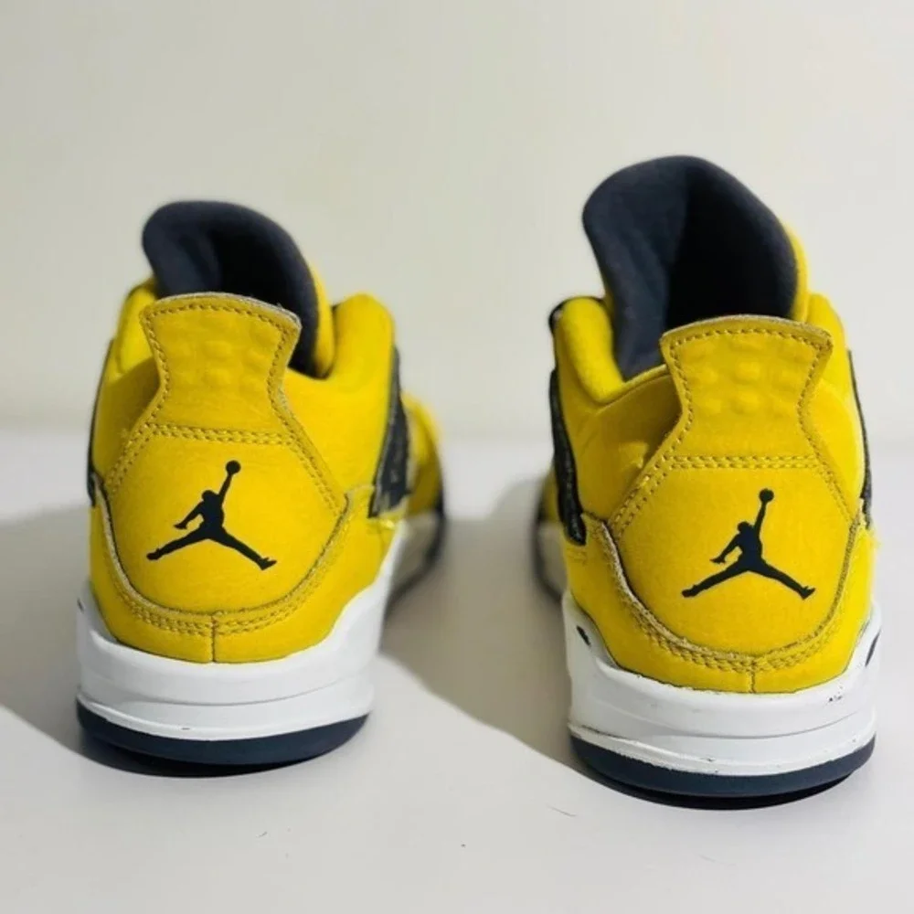 Nike‎ Air Jordan 4 Retro Lightning Sneakers Yellow BQ7670-700 2Y